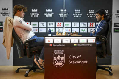 Magnus Carlsen and D. Gukesh facing off at Norway Chess 2025